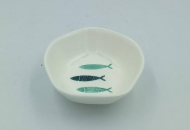 کاسه کوچک ماهی کشیده سبز آبی