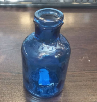 بطری کوچک طرح دریا