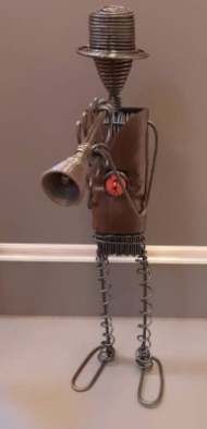 مجسمه فلزی نوازنده ترومپت