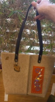 کیف بزرگ گلدوزی