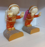 هولدر کتاب فضانورد