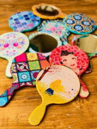 آینه دستی چوبی