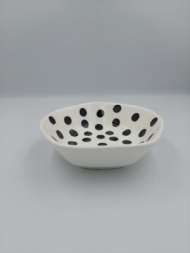 کاسه خال دار مشکی