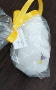 شمع روی آب کوچک