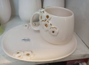 ماگ و زیرماگی گل برجسته