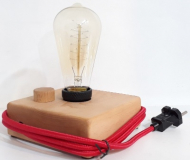 چراغ رو میزی مربع M4 استودیو مدام