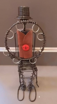 مجسمه فلزی نوازنده دف