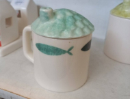 لیوان در دار ماهی کشیده سبزآبی