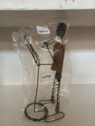 مجسمه فلزی نوازنده خواننده